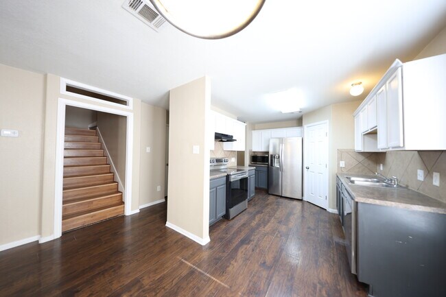 Foto del edificio - 6700 Taree Loop