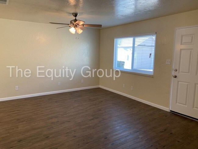 Building Photo - 547 W Tulare Ave