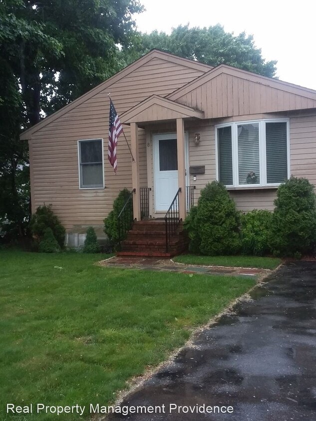Primary Photo - 3 br, 2 bath House - 8 Hamilton Avenue