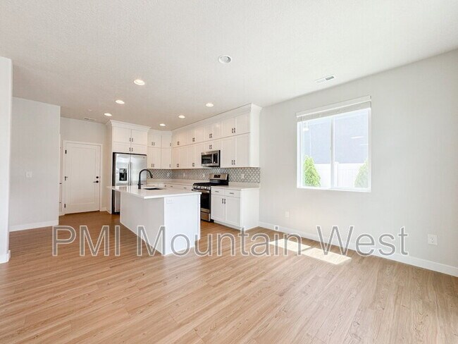 Building Photo - 3855 S 3025 W