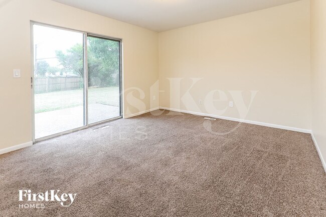 Foto del edificio - 800 Shady Ln