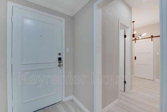Foto del edificio - 2400 N Braeswood Blvd