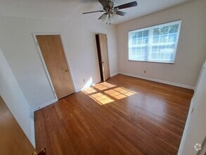 Building Photo - 2827 Charing Rd