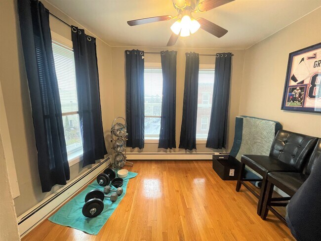 Building Photo - 84 Savin Hill Ave