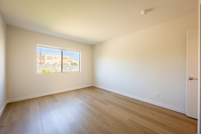 Habitación de la unidad 103 - 12009 Hoffman St