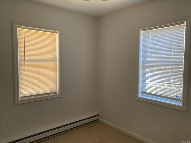 Building Photo - 43 Fairview Dr
