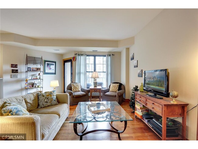 Foto del edificio - 317 Groveland Ave