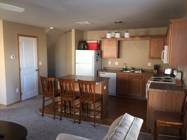Kitchen - 388 NE Kingwood