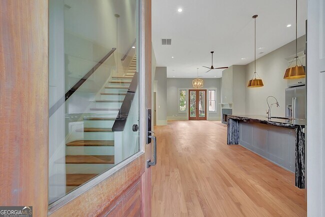 Building Photo - 10659 Serenbe Ln