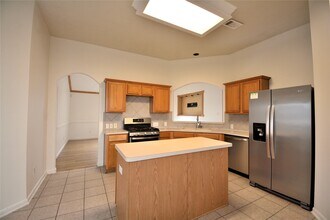 Building Photo - 9238 Clearwood Landing Blvd