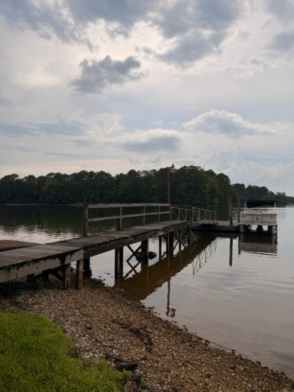 Foto del edificio - 127 Oak Pointe Rd
