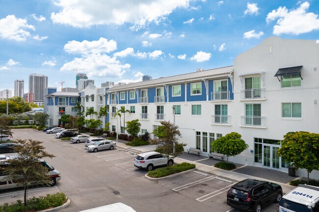 Building Photo - Father Marquess-Barry Apartments