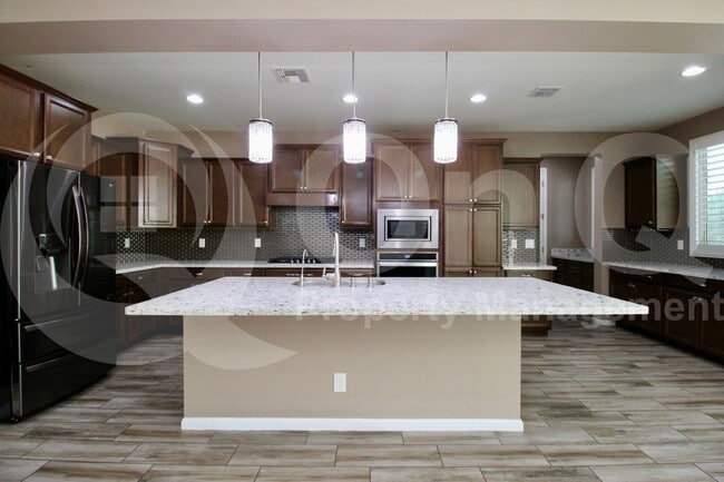 Building Photo - 3080 S Jasmine Dr