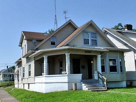 Primary Photo - Call 2500 W Oak your next apt.