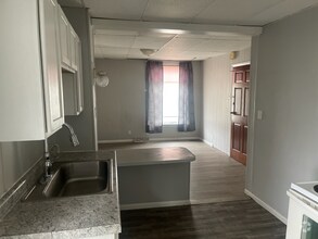 Building Photo - 901 W Beardsley Ave