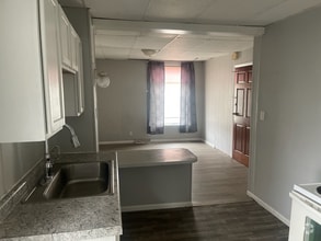 Building Photo - 901 W Beardsley Ave