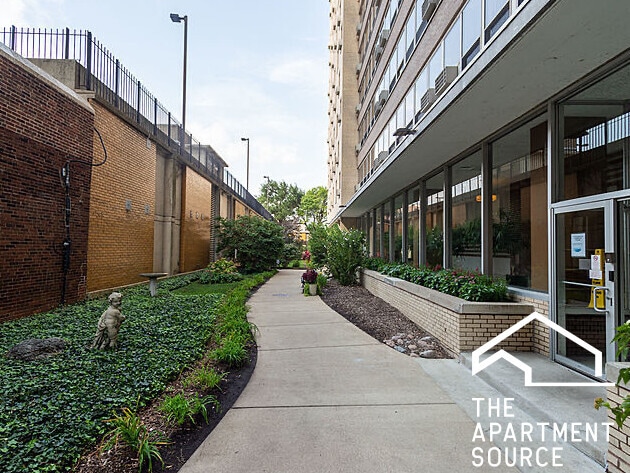 Building Photo - 3950 N Lake Shore Dr