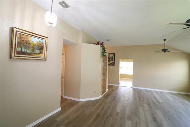 Foto del edificio - 2113 Wisteria Ct