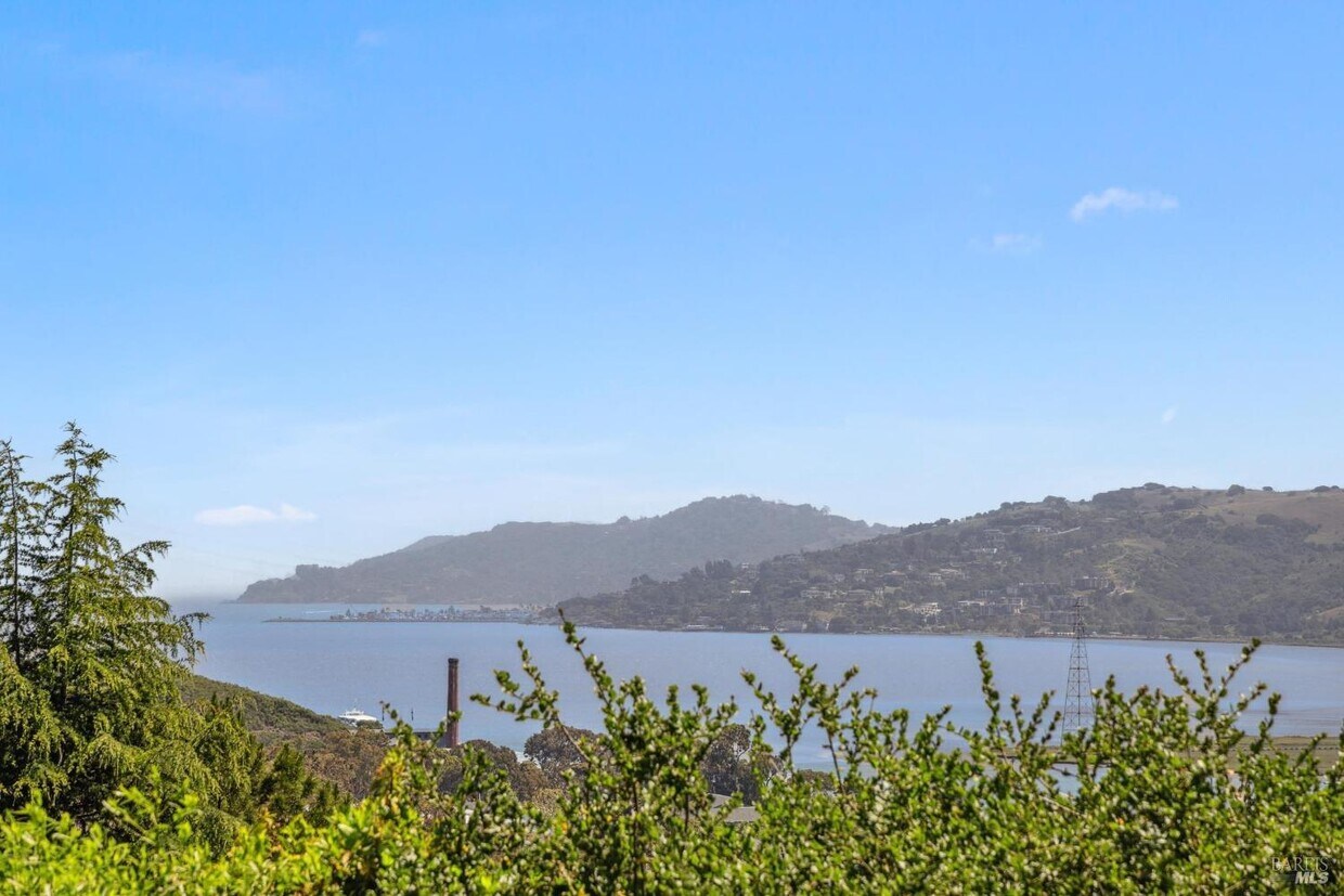 Primary Photo - 325 Vía La Cumbre