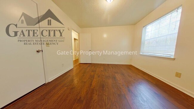 Foto del edificio - 5661 Hornaday Rd