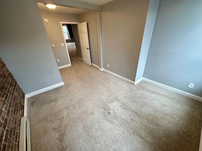 Building Photo - 374 3rd St