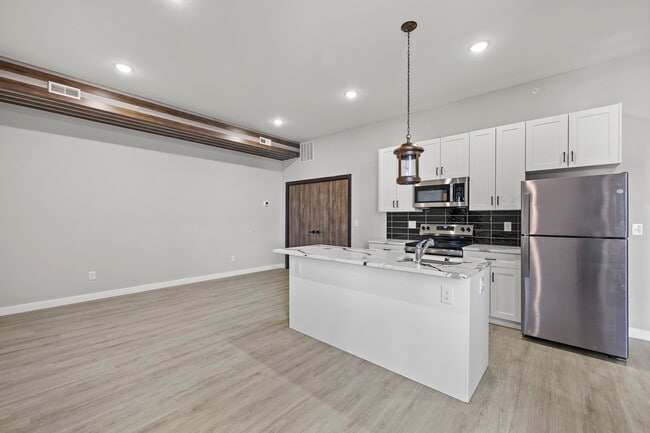 Building Photo - Modern West Lofts