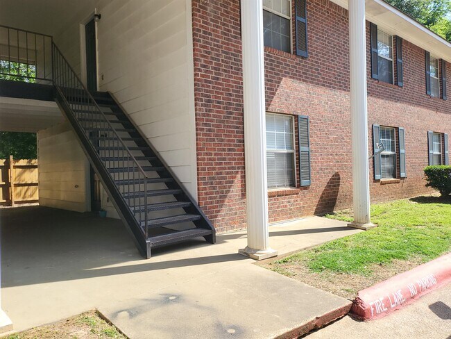 Building Photo - 2521 Pearl St