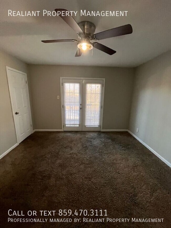 Building Photo - 2021 Cambridge Dr