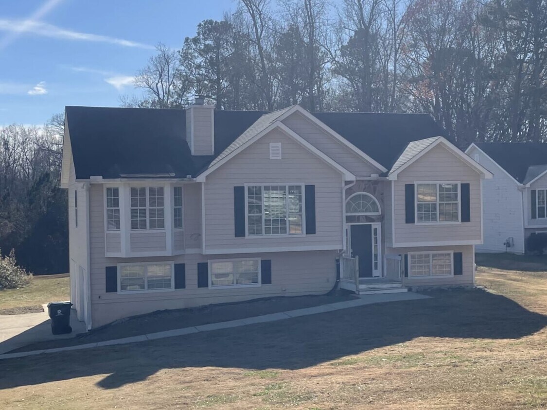 3387 Riley Rd House Rental in Douglasville, GA