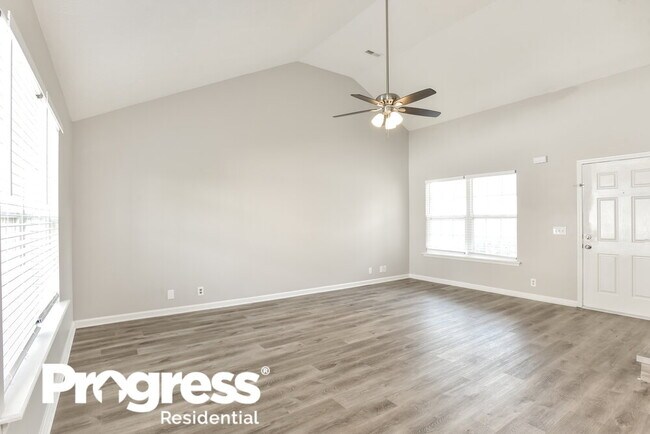 Foto del edificio - 1220 Shannon Ln