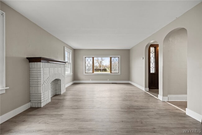 Building Photo - 2615 Genesee St