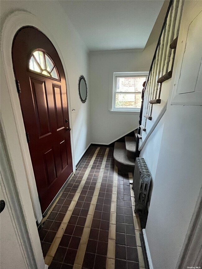 Foto del edificio - 64-02 Ellwell Crescent