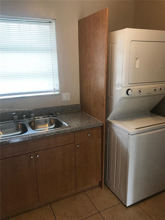 Primary Photo - 13315 Alexandria Dr