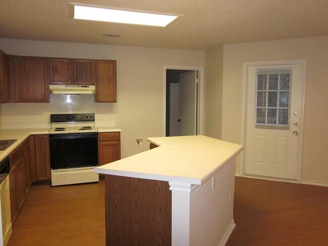 Foto del edificio - 1102 Comfort St