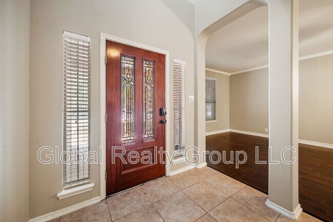 Building Photo - 2624 Cloverbrook Ln