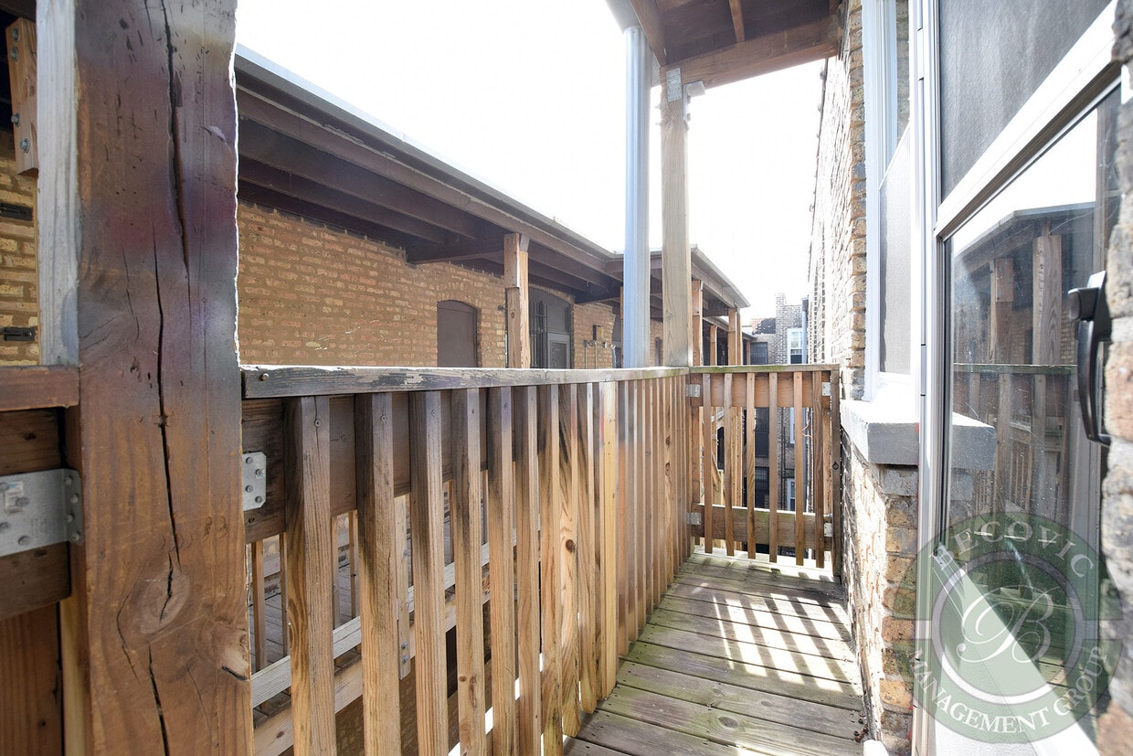 Foto del edificio - 1722 W Juneway Ter