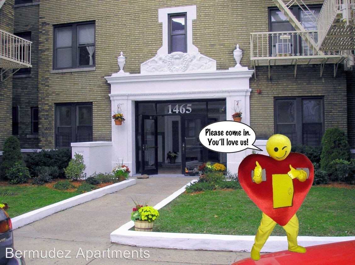 Primary Photo - 1465 Lexington Pl