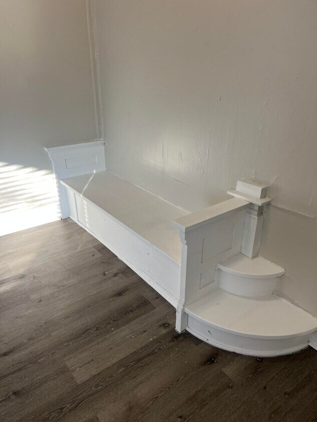 1527 SW Mulvane St Unit 1527 1, Topeka, KS 66604 Room for Rent in