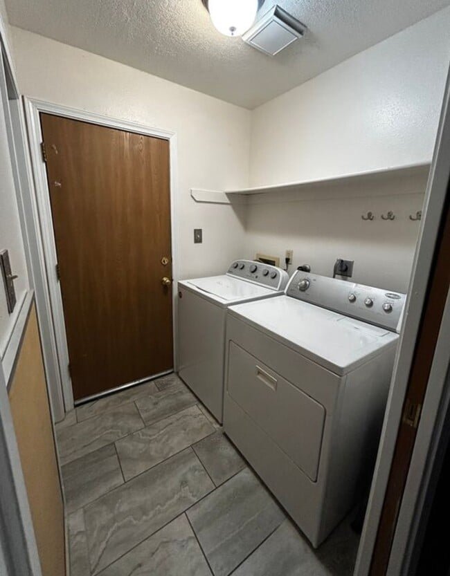 Foto del edificio - 5801 Lowell St NE