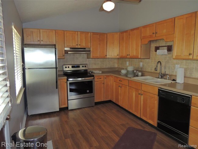 Foto del edificio - 16404 Hilltop Dr