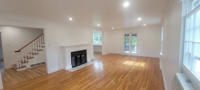 Building Photo - Boulder's best kept secret. Country Living...