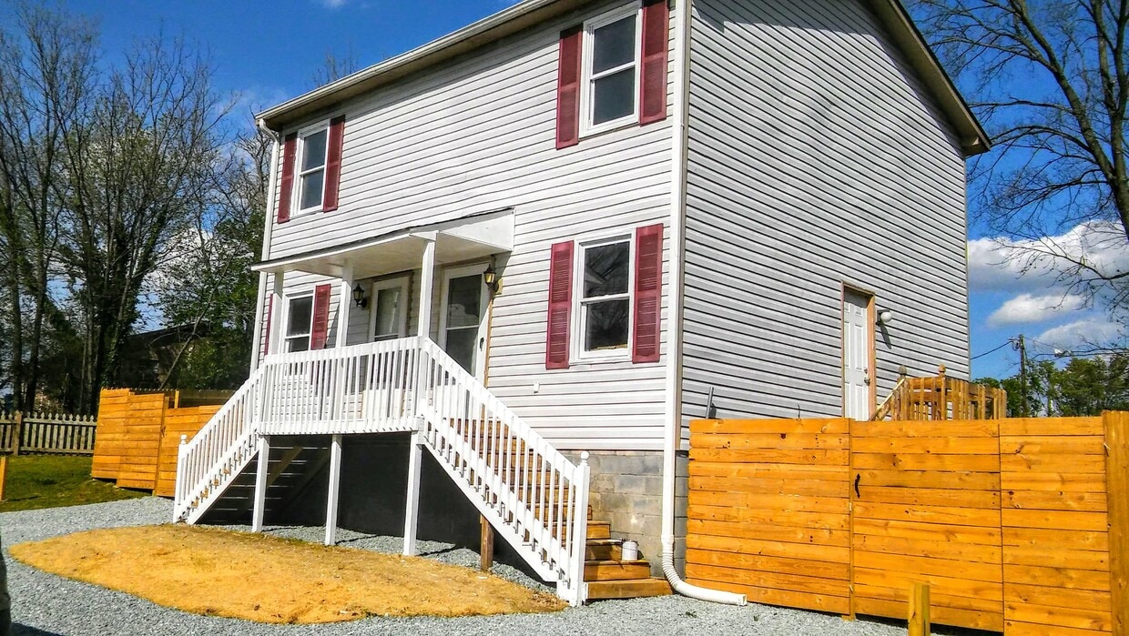 Primary Photo - 13 Fisher Pl