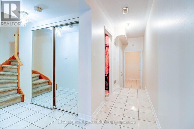 Building Photo - 4271A Lawrence Ave E