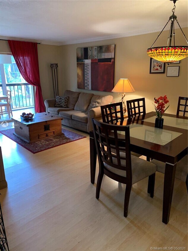 Foto principal - 7080 Nova Dr