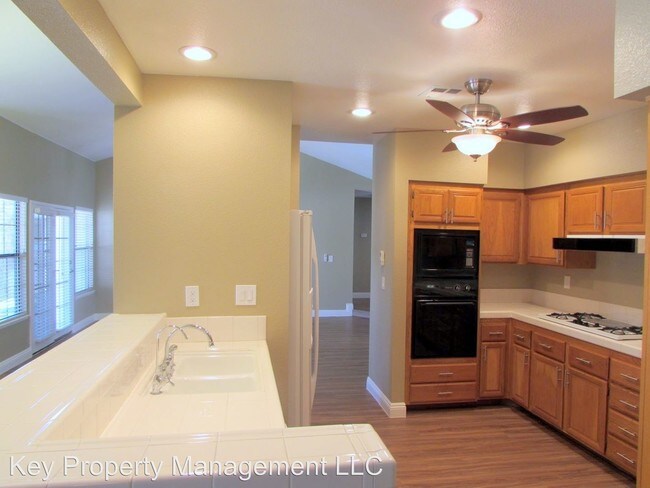 Building Photo - 255 Borrego Dr