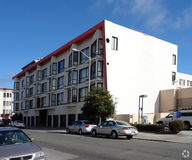 Building Photo - 3250 Laguna St