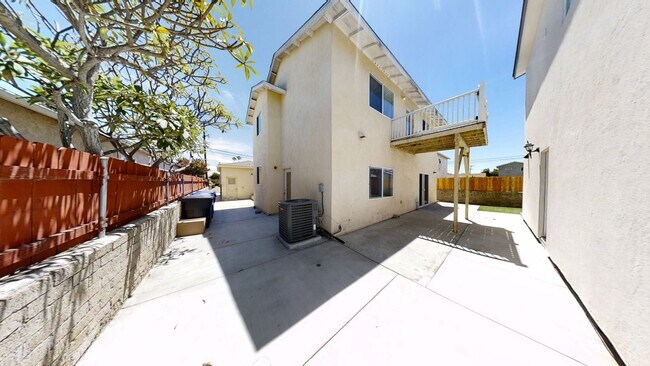 Foto del edificio - Huge 6BD/3BA on 63rd! (Lease out, pending ...