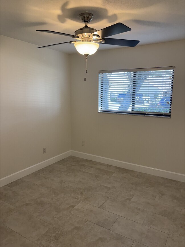 Foto del edificio - 1813 E Cheryl Dr