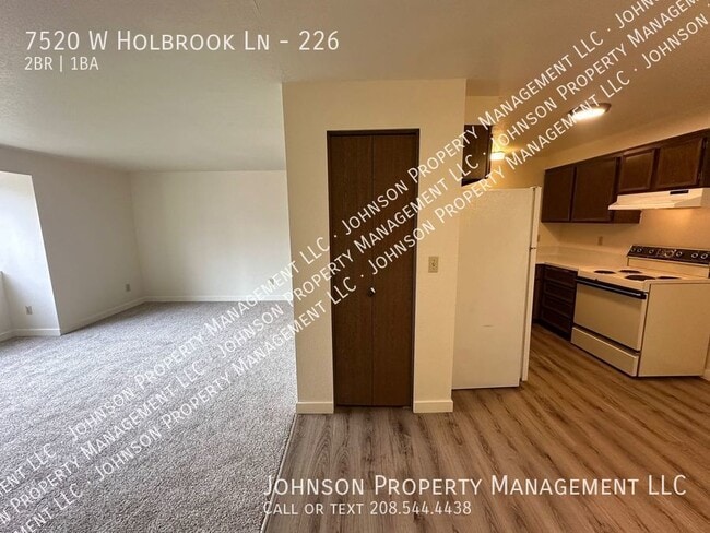 Building Photo - Central Boise upstairs 2 bed with new floo...