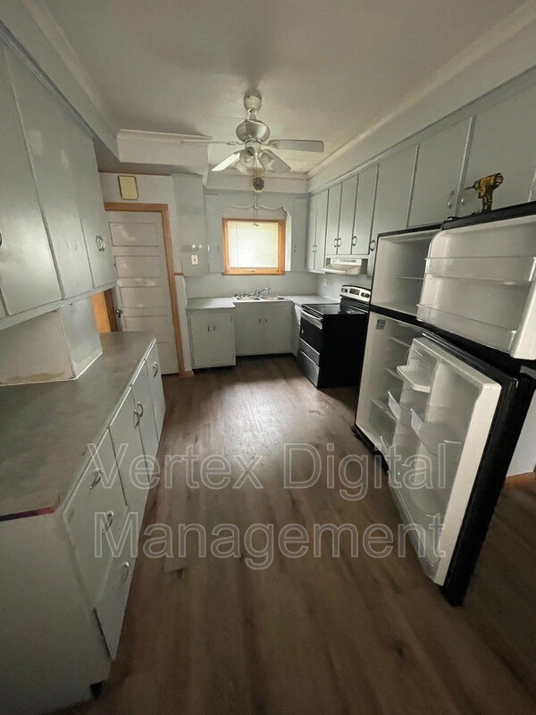 Foto del edificio - 703 Crown Ave